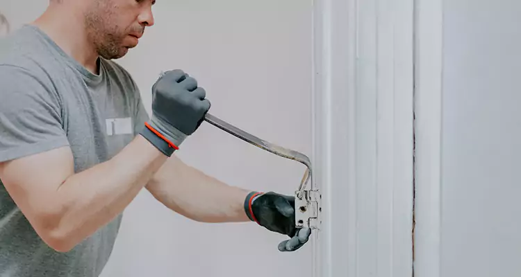 Cracked Door Jamb Repair in Plant City, FL