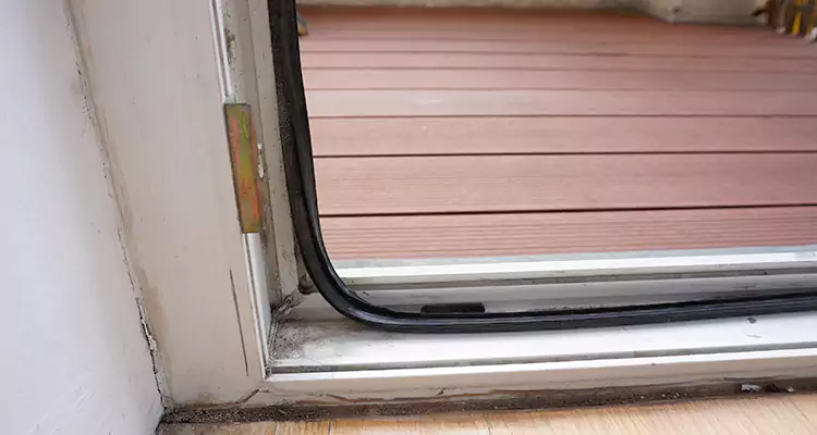 Why Choose Us for Leaking Sliding Glass Door Repair in Plant City, FL?