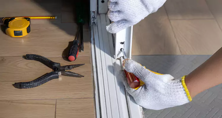 Screen Door Wheel Replacement in Plant City, FL