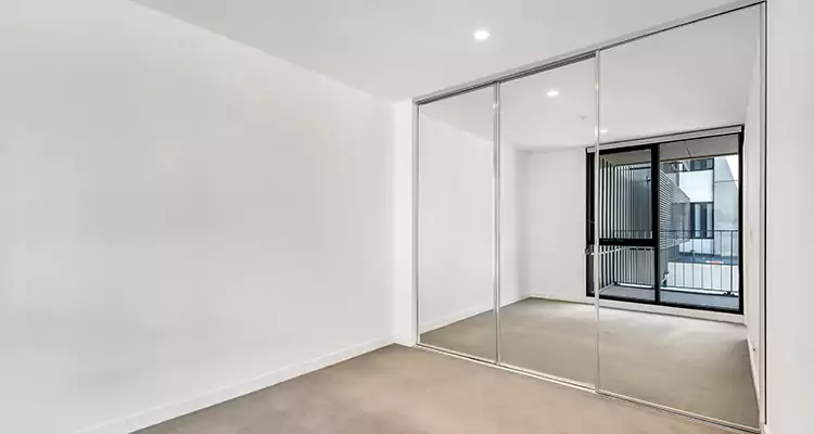 Why Homeowners Choose Us for Sliding Mirror Door Replacement in Plant City, FL