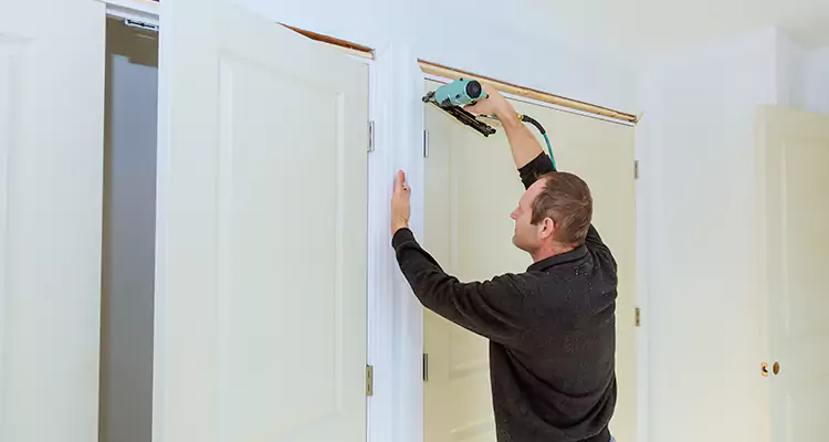 Top Rated Door Fixing ServiceFixing Garage Door Track in Plant City, FL