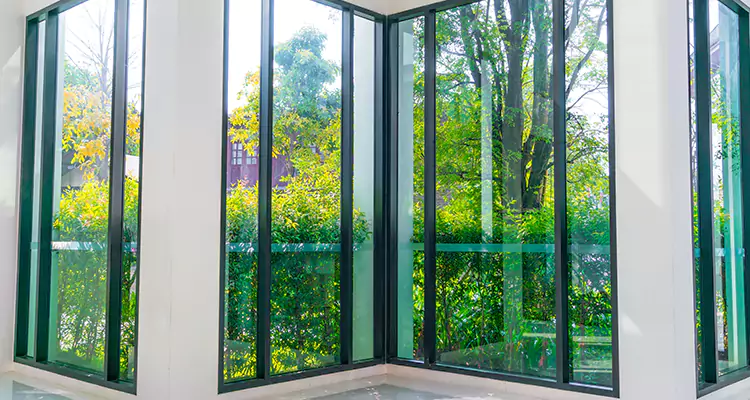 Folding Glass Balcony Door Repair in Plant City, FL