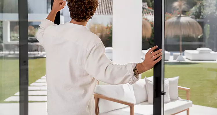 Sliding Screen Door Maintenance for Closing Issues in Plant City, FL