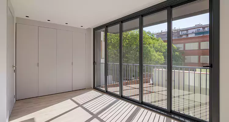 Fix Sliding Screen Door Track in Plant City, FL